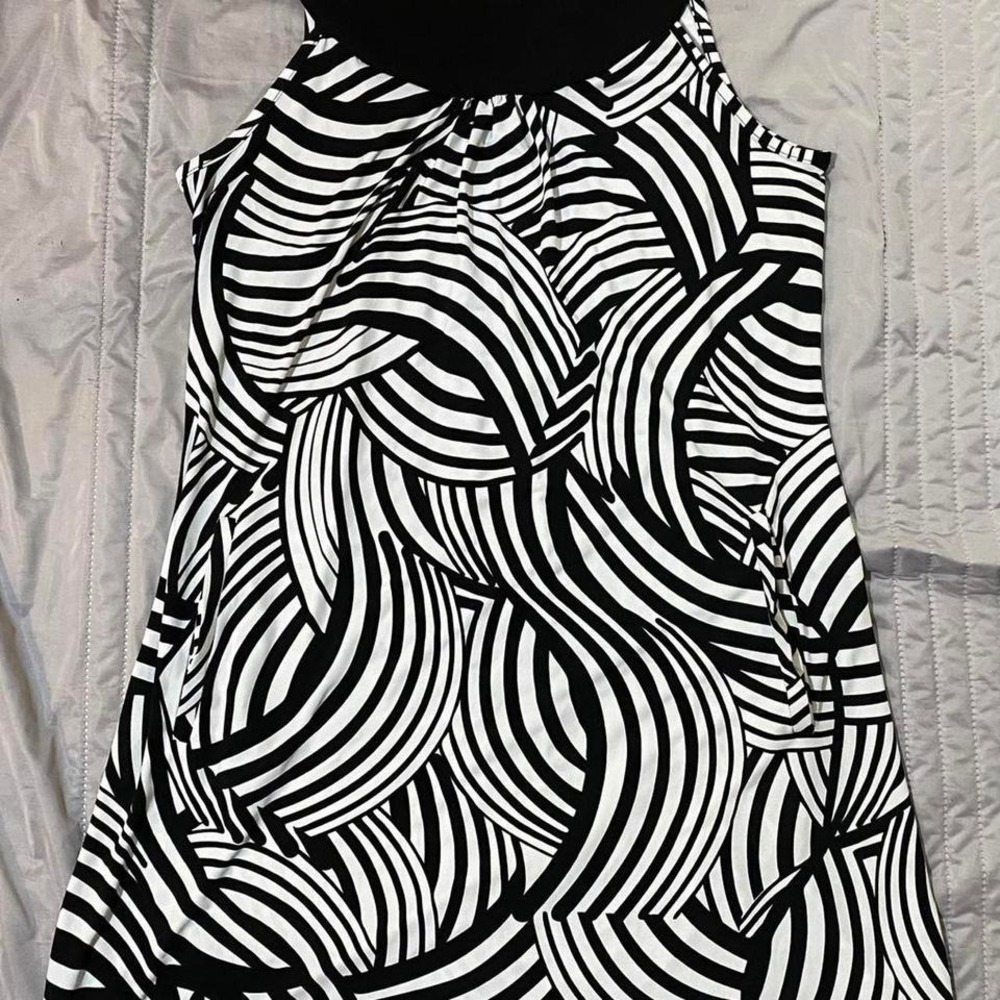 Black & white‎ striped dress by White House Black Market size L with pockets!